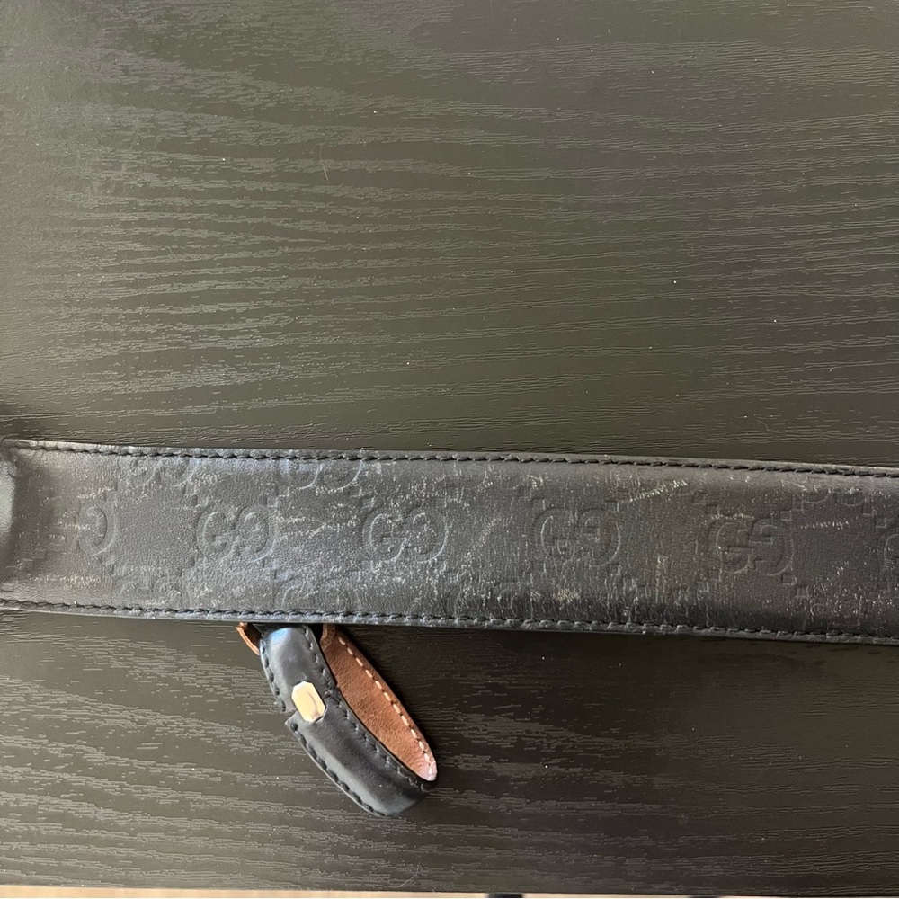 Gucci Black Leather Belt 90 with Iconic GG Emblem - Picture 4 of 8